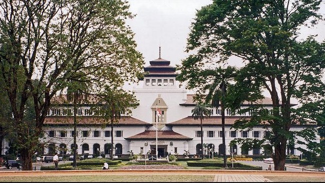 Sukses Pemprov Jawa Barat Bangun Ribuan Desa Mandiri