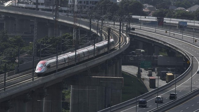 14 Perjalanan Kereta Cepat Whoosh Batal Gara-gara Gempa Bandung